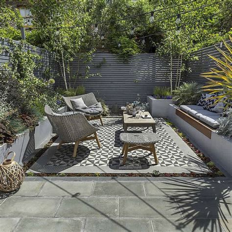 Amazing Small Courtyard Garden Design Ideas 04 - PIMPHOMEE