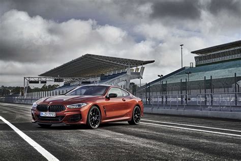 Das Neue Bmw M850i Xdrive Coupé In Außenfarbe Sunset Orange Und 20 M Leichtmetallräder Y