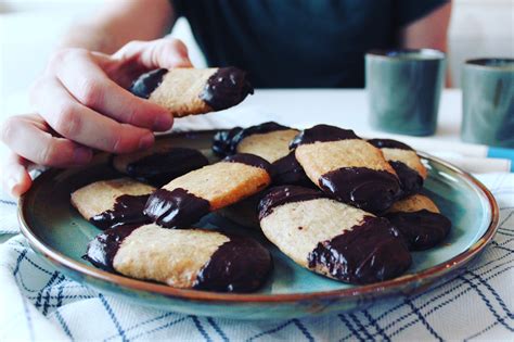 Zondag Bakdag Hazelnootkoekjes Met Chocolade As Cooked By Ginger