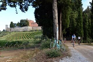 L Eroica Cicloturistica Storica Sulle Strade Bianche Del Chianti