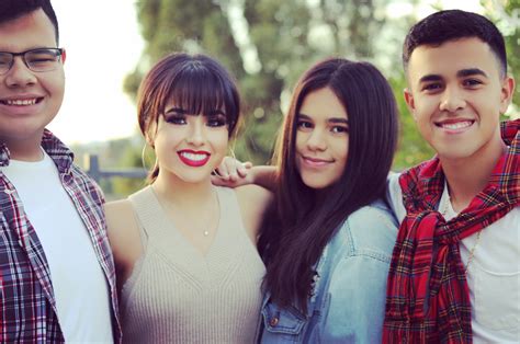 La Clave Del éxito De Becky G Está En Su Familia ¡conócelos Telemundo