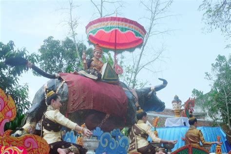 Lao New Year - Lao Voices