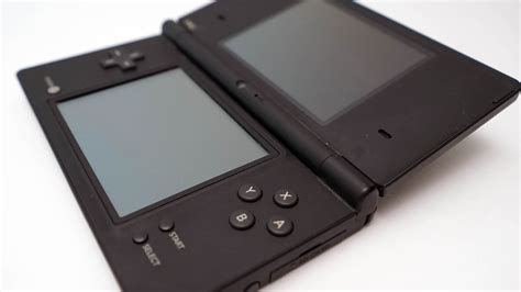 Nintendo DSi (Black) - videogamesmuseum.org