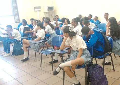 Colegio Comfacauca Puerto Tejada educación para la vida y el