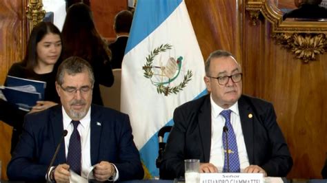 Giammattei Y Ar Valo Se Re Nen Para Iniciar La Transici N En Guatemala