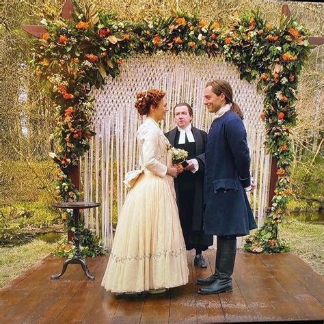 New Stills Of Brianna And Rogers Wedding From Outlander Season 5 Artofit