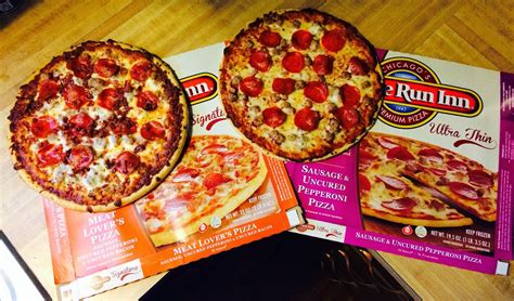 Stacy Tilton Reviews: Home Run Inn Pizza Review #HomeRunInn #AD