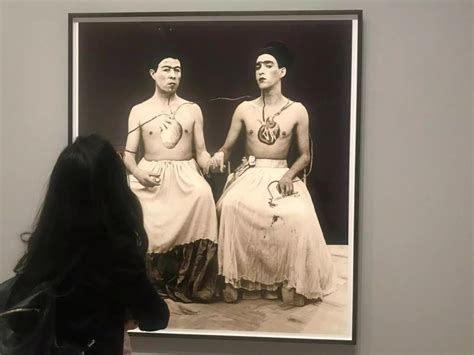 A Photographic Version Of Frida Kahlo S Oil Painting The Two Fridas