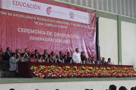 EGRESAN NUEVOS BACHILLERES TÉCNICOS DEL CBTIS 200 DE TEPEJI DEL RÍO