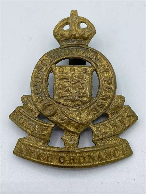 Ww2 British Raoc Royal Army Ordnance Corps Slider Cap Badge In Helmet