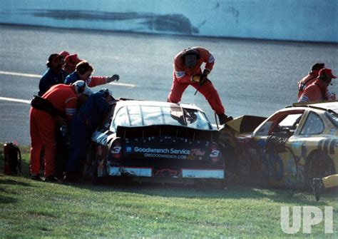 Photo: Dale Earnhardt Dies at Daytona 500 - - UPI.com