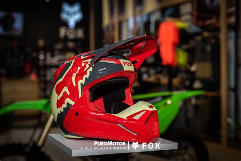 FOX Racing Presenta El Renovado Casco V1