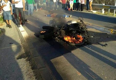 Motociclista Morre Ap S Moto Explodir Em Colis O Reboque No Cear