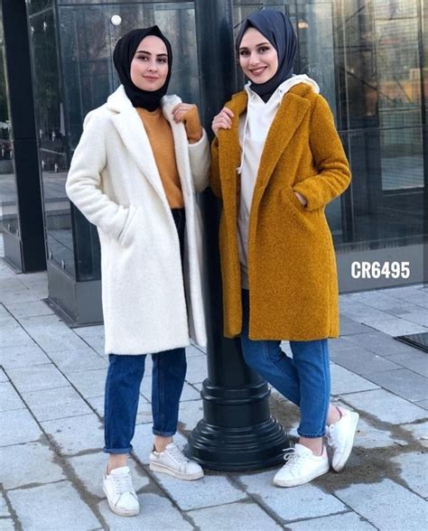 Rawoosha adlı kullanıcının Hijabi outfits panosundaki Pin Moda kadın