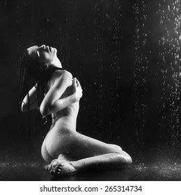 Sexy Nude Woman Water Studio Stock Photo 265314734 Shutterstock