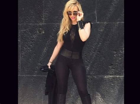 La Cantante Noelia Impacta Con Diminuto Bikini De Infarto