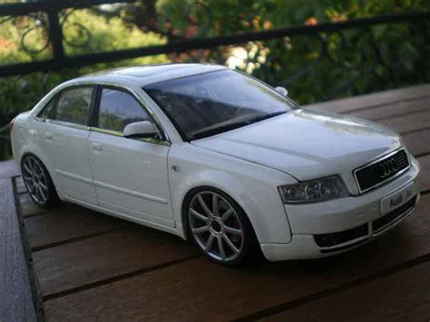 Modellino In Miniatura Audi A4 1 18 Minichamps B6 S Line Bianco Jantes