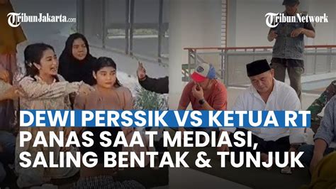 Saling Tunjuk Bahas Sapi Qurban Dewi Perssik Dipegangi Banyak Orang