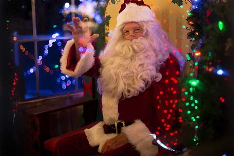 Things You Didn't Know About Mall Santas - Hire A Santa