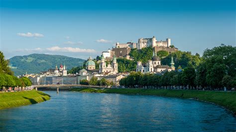 Salzburger Altstadt mit Blick auf die Festung Hohensalzburg - KONGRES