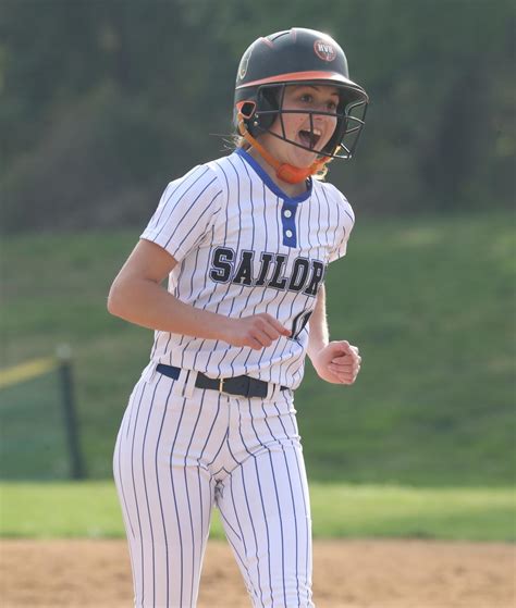 Con Edison Athlete Of The Week Hen Hud Softballs Taeghan Dapson