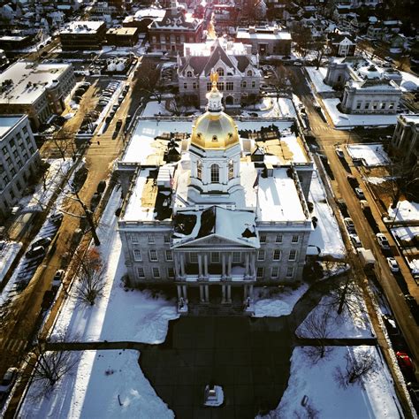 The golden dome of the State House shines in the evening sun : r/newhampshire