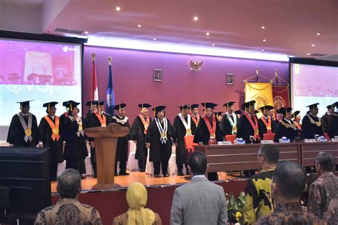 Pengukuhan Dua Guru Besar Tetap Fakultas Hukum Universitas Indonesia