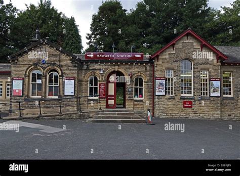 Exterior view of Haworth Station on Keighley & Worth Valley Railway ...