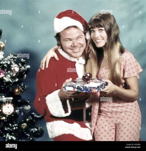 Hee Haw Roy Clark Barbi Benton 1969 1993 Stock Photo Alamy