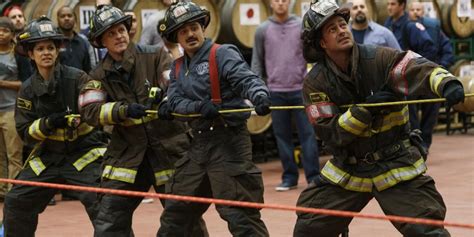 La Saison 12 De Chicago Fire Ajoute Un Nouveau Pompier Au Milieu Des