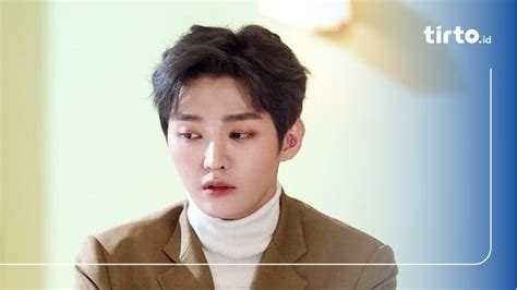 Yoon Ji Sung Eks Wanna One Gelar Showcase Debut Solo Album Aside