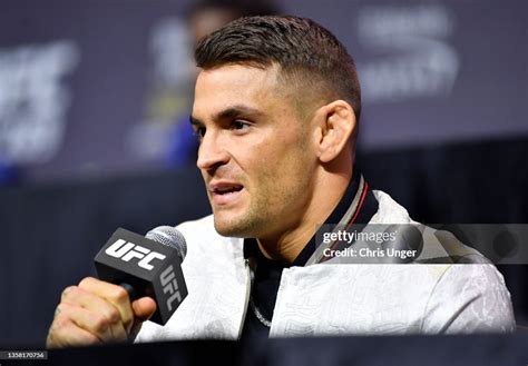 Dustin Poirier is seen on stage during the UFC 269 press conference... News Photo - Getty Images