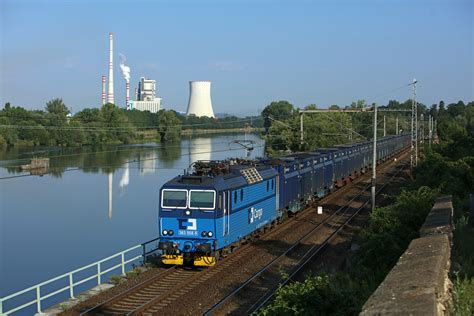 D Cargo Hauls A Southbound Innofreight Coal Train Flickr