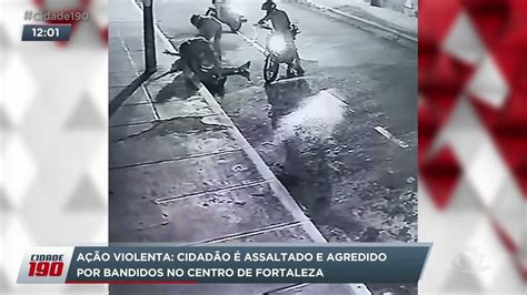 A O Violenta Cidad O Assaltado E Agredido Por Bandidos No Centro De