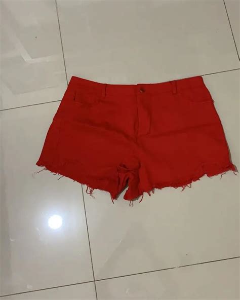 Hot Pants Fesyen Wanita Pakaian Wanita Bawahan Di Carousell