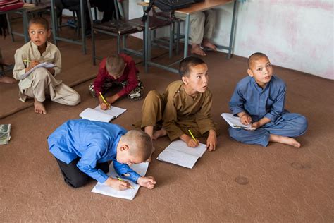 Antoine Boureau Enfant Tudiant M Me Le Sol Dans Une Salle De