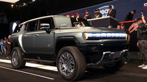 The First Production GMC Hummer EV SUV Sold For $500,000 At Auction ...