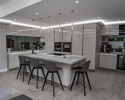 Fusion Silver Chromix and Light Grey – Ashley Ann