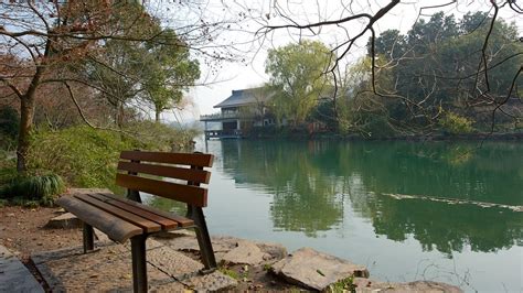 West Lake in Hangzhou, | Expedia