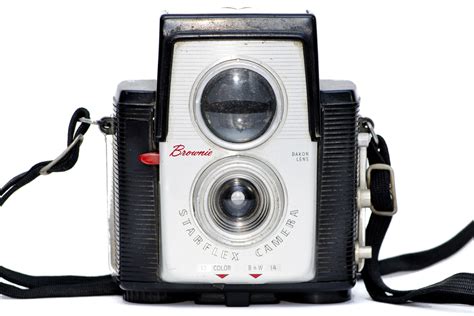 BROWNIE STARFLEX Camera - Includes Photo | The Kodak Camera List