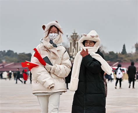 寒潮暴雪大风三预警齐发：局地降温16℃，0℃线将压至广东北部 大风 寒潮 暴雪 新浪新闻