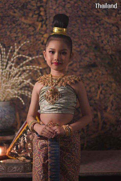 Thailand 🇹🇭 The Royal Costume Of The Ayutthaya Kingdom การแต่งกาย