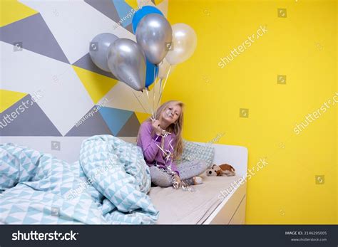 Happy Birthday Little Girl Balloons Childrens Stock Photo 2146295005 ...