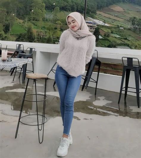 Indonesian Hijab Beauty 🇮🇩 👖 In 2023 Hijab Fashion Hijab Style