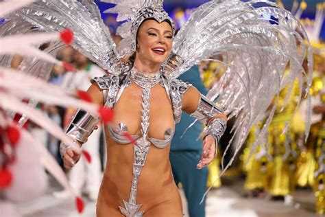 Paola Oliveira No Carnaval Mostrando Seu Corp O Sexo Maluco