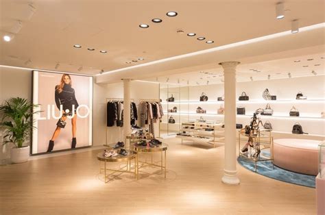 Liu Jo Construye Su Flagship Store Con Retail Revista Centros