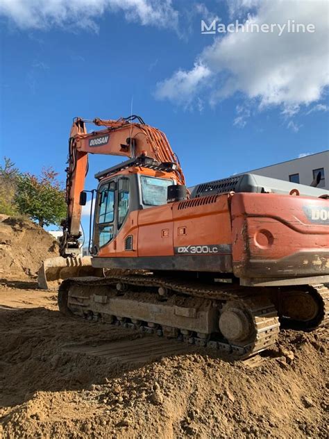 Doosan DX300 tracked excavator for sale Poland Gdańsk LG31412