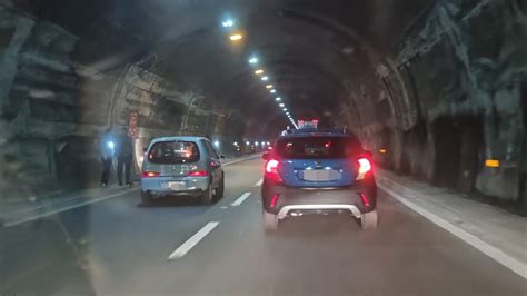 Traffico Intenso E Incidente In Galleria Dopo Il Casello Di Genova Est