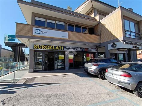 Locale Commerciale Via Cavour Pomezia Rif Immobiliare It