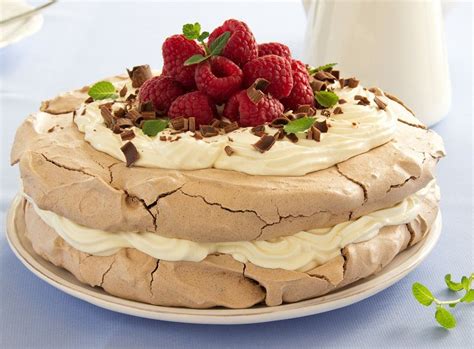 G Teau Meringu Aux Amandes Et Framboises Hazelnut Meringue Chocolate